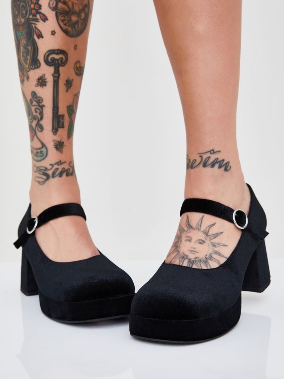 DELIA’S RECESS JUNKIE MARY JANE HEELS 🖤🖤